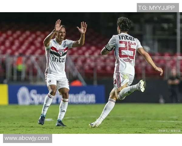 阿甲联赛精彩对决飓风队迎战大学队争夺胜利荣耀